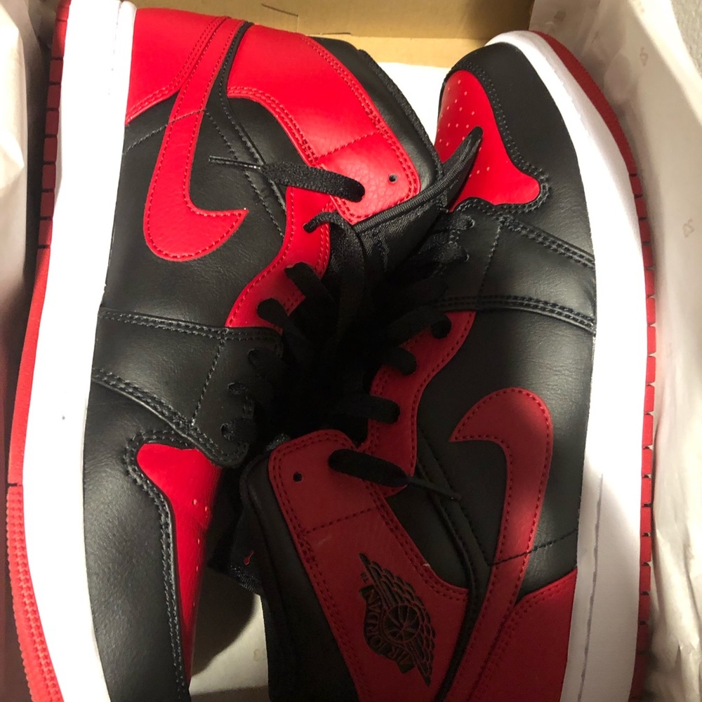 Jordan 1 Mid